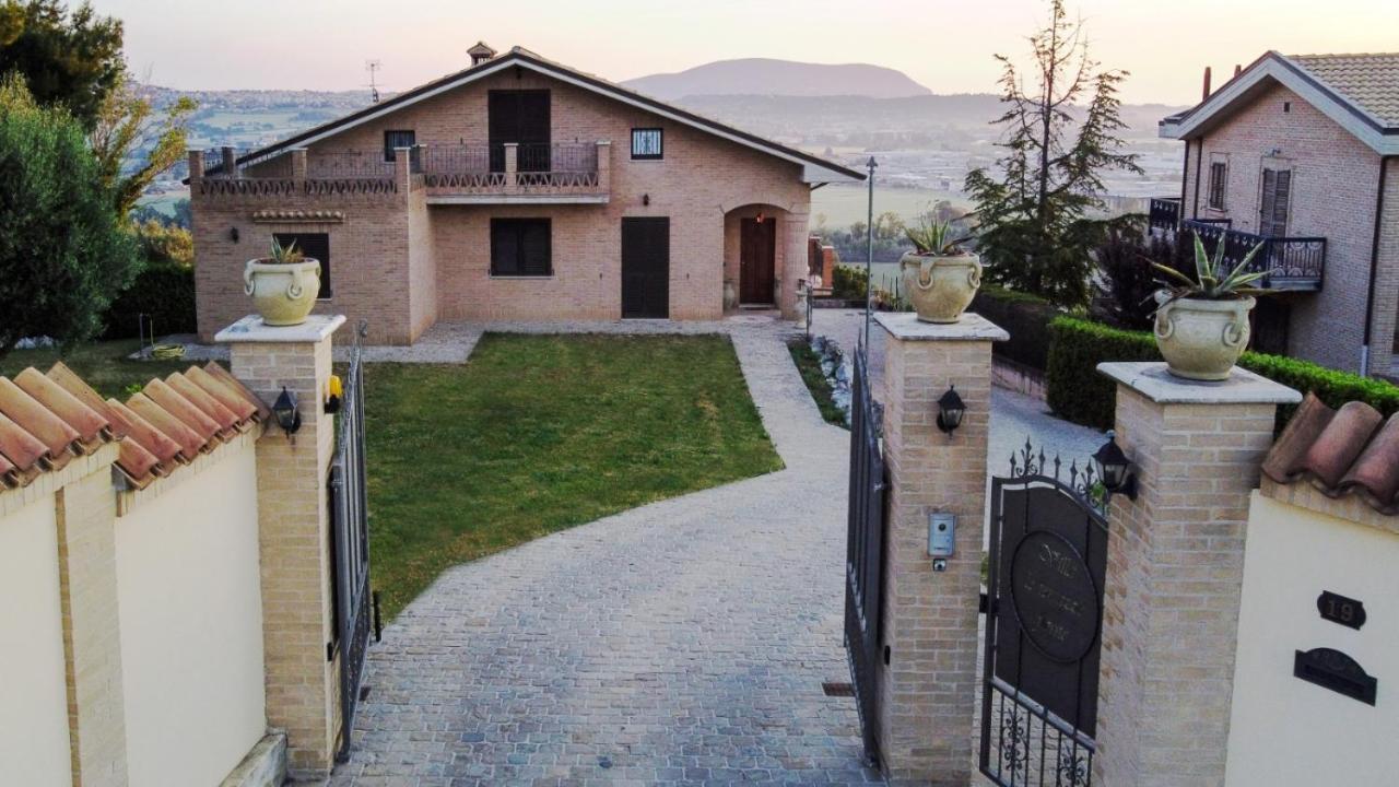 Le Terrazze Apartment Recanati Bagian luar foto